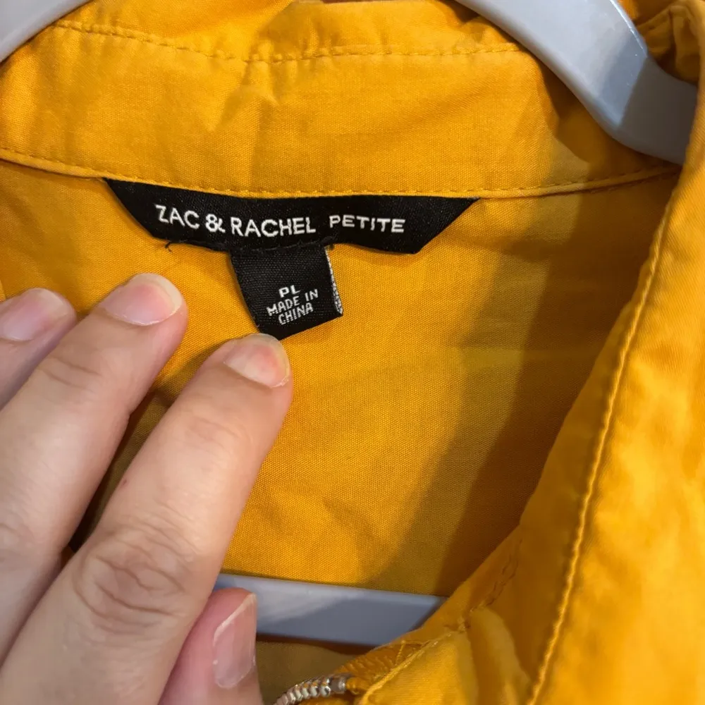 Zac & Rachel womens roll tab sleeve zippered neckline pullover shirt yellow PL Size undefined - Image 2