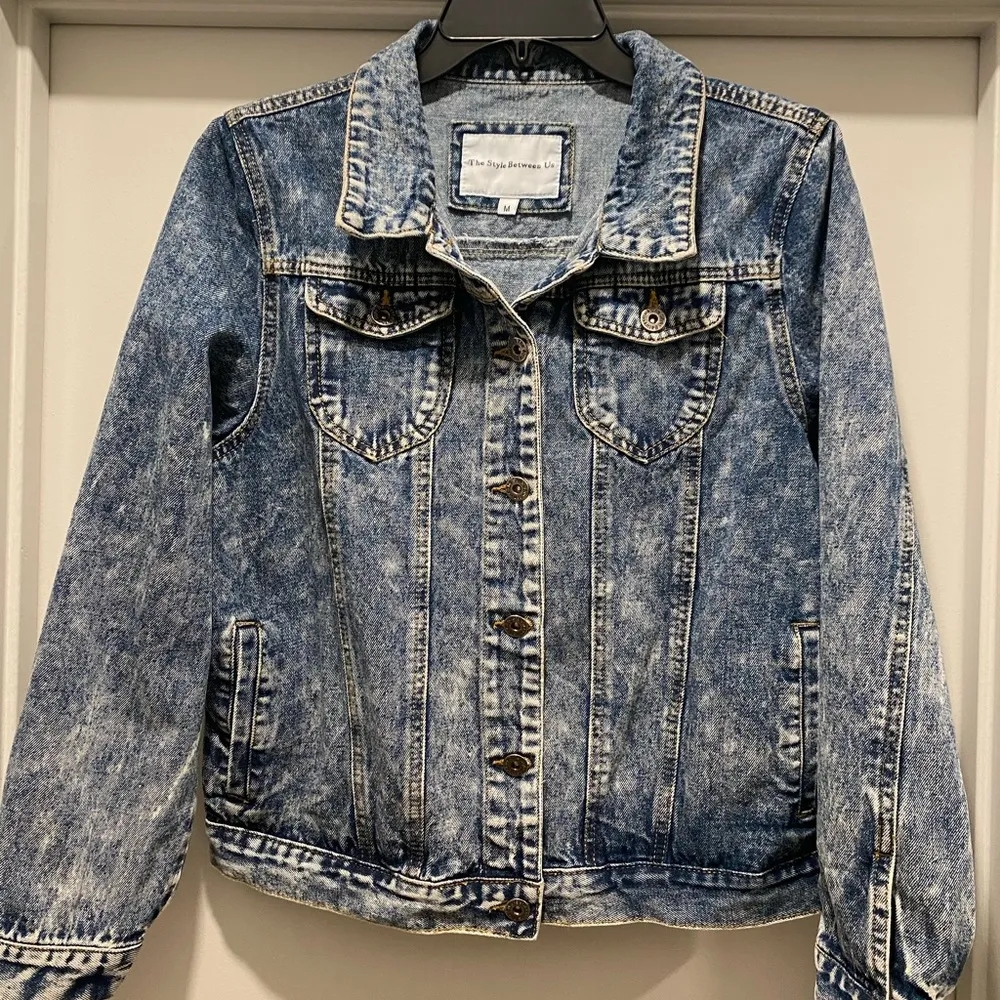 Medium Wash Denim Jean Jacket - Women's Size Medium - Image 2