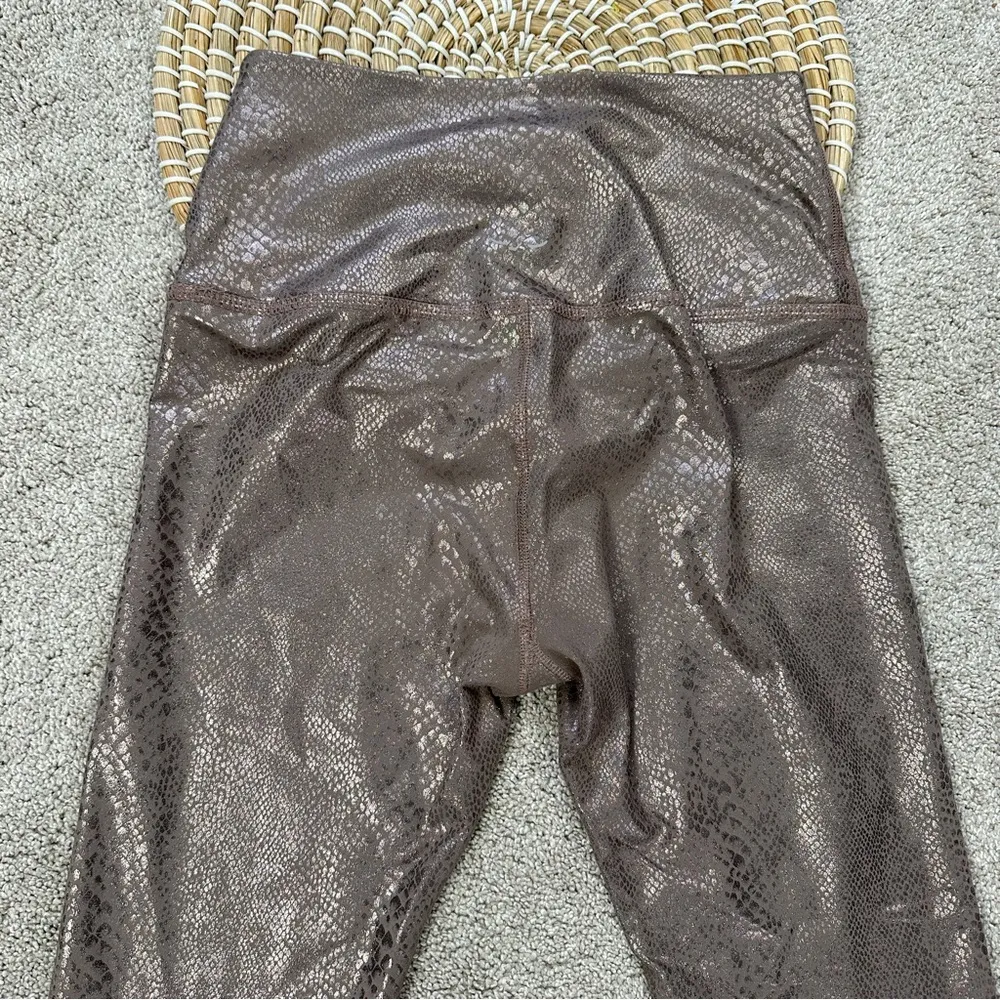 Beyond Yoga PowerShine Viper High Waisted 7/8 Legging Pull On in Mocha Size S - Image 7