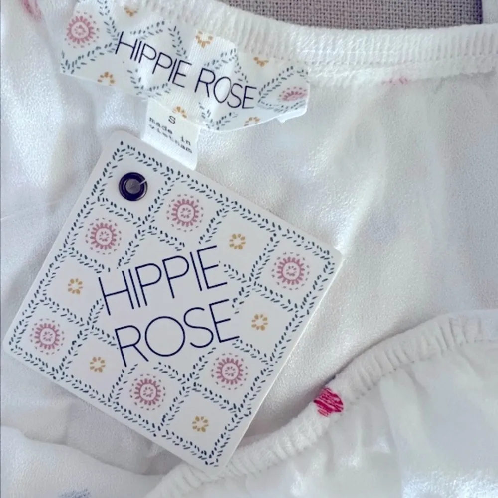 Hippie Rose Tiered One Shoulder Top w/ Red Blue Hearts, Size L NWT - Image 6