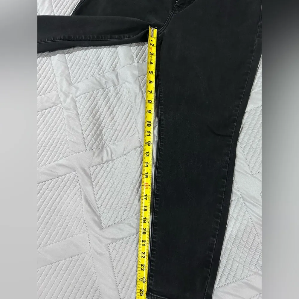 Lucky Brand mid rise skinny Ava black women's jeans size 16/33 gently used - Image 4