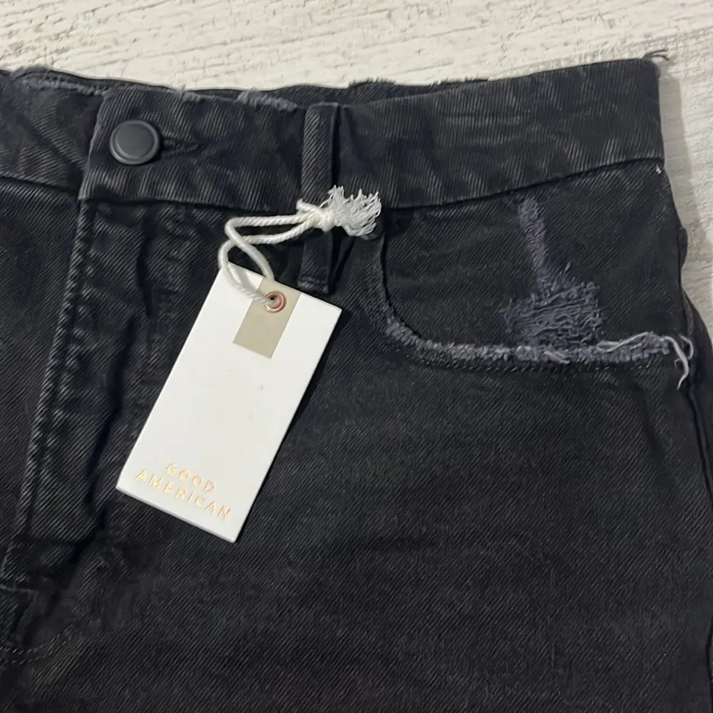 Good American Good 90’s Icon Distressed Shorts Size 4  NWT - Image 5