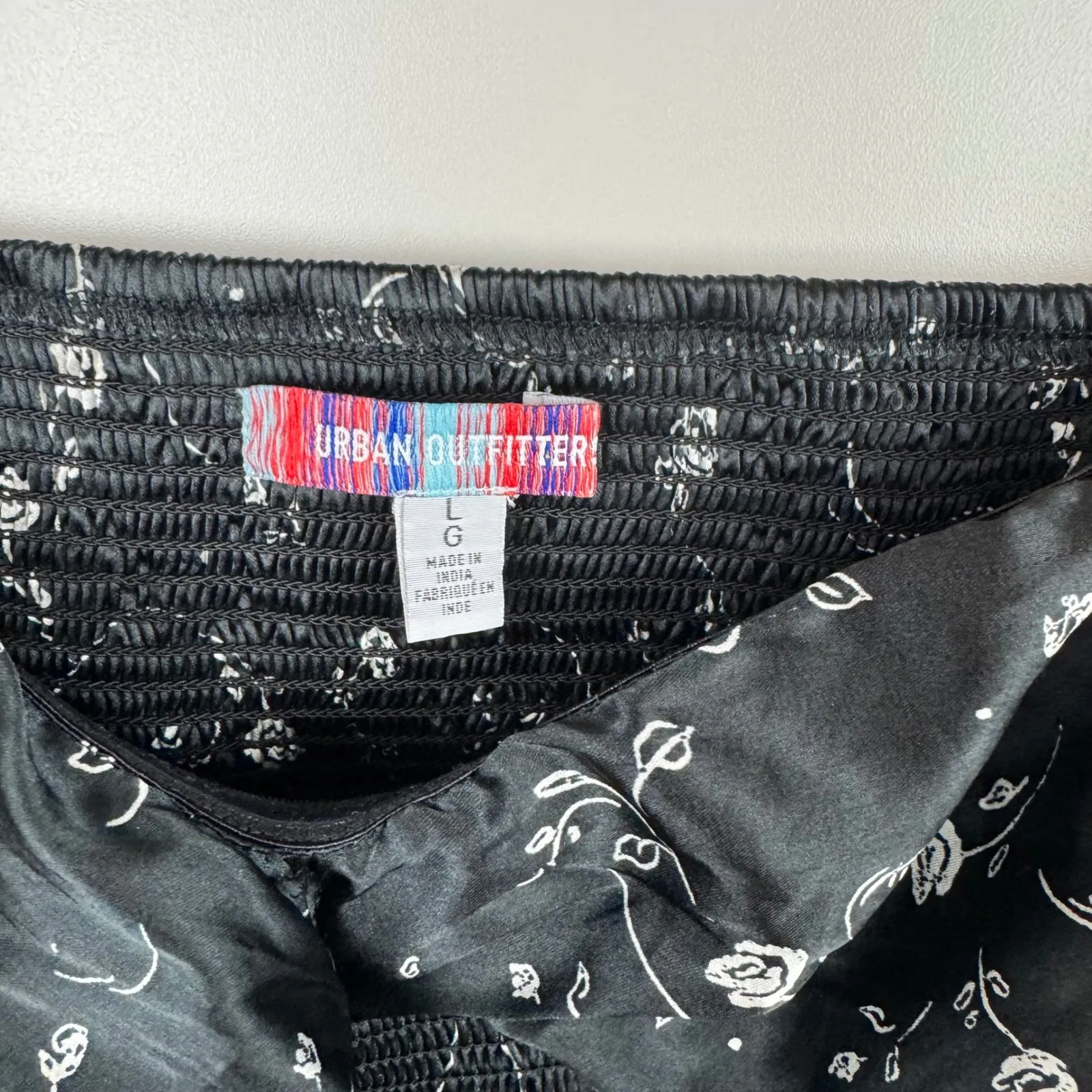 Urban Outfitters Smocked Tie Back Top‎ Sz L Black Floral Long Sleeve Whimsigoth - Image 6