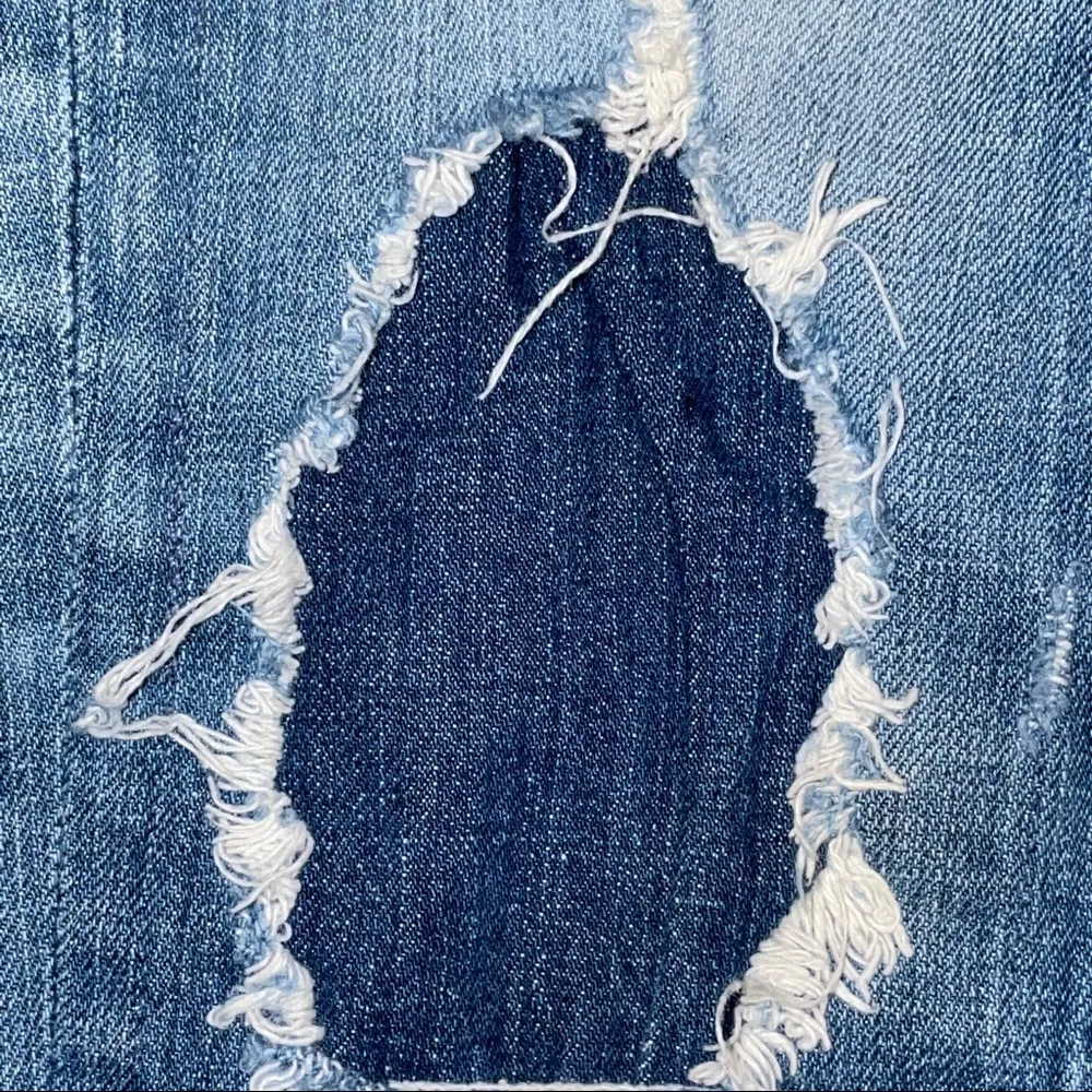 Abercrombie & Fitch  distressed cropped jeans - Image 8