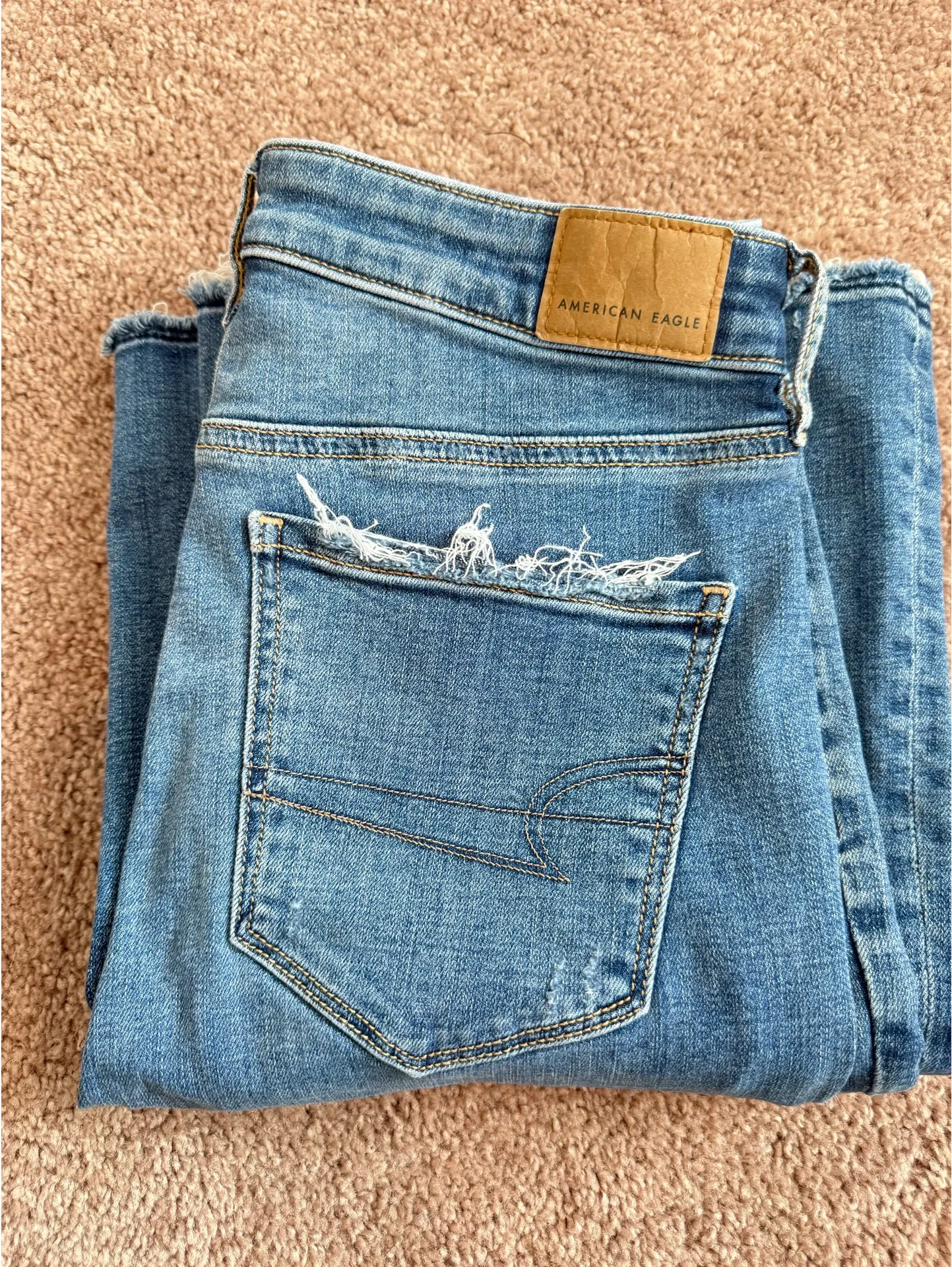 American Eagle Jeans Bootcut Mid-Rise Light Wash - Image 4