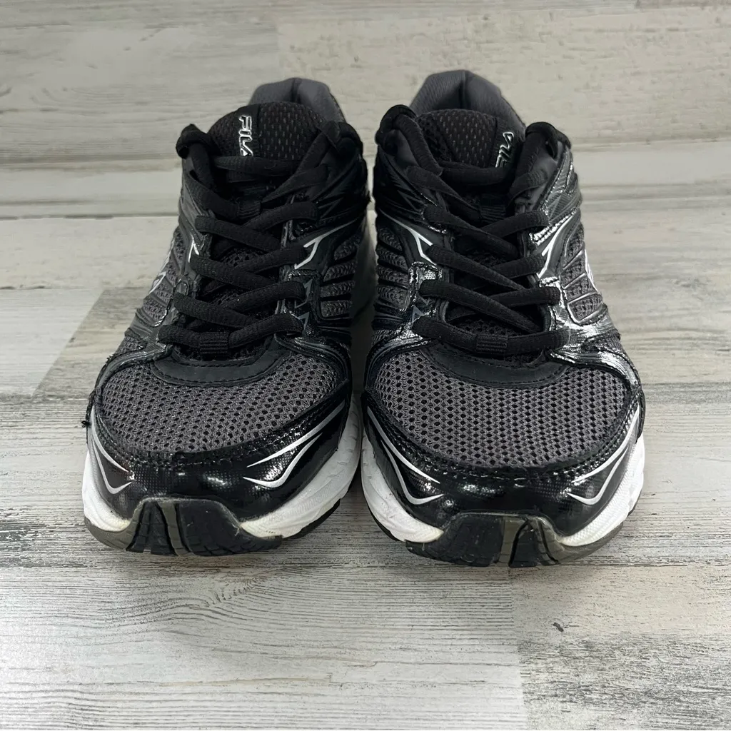 Fila Black and White Athletic Shoes - Image 4