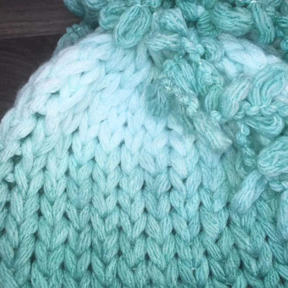 New Handcrafted Chunky Knit Ombré Scarf and Beanie Winter Accessory Set - Image 8