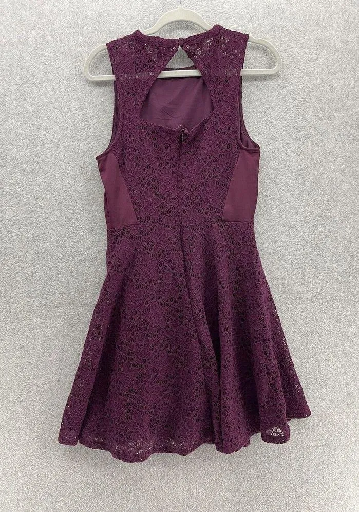 The Limited Women's Fit & Flare Dress Lace Overlay 6 Pleated Sleeveless Cutout - Image 2