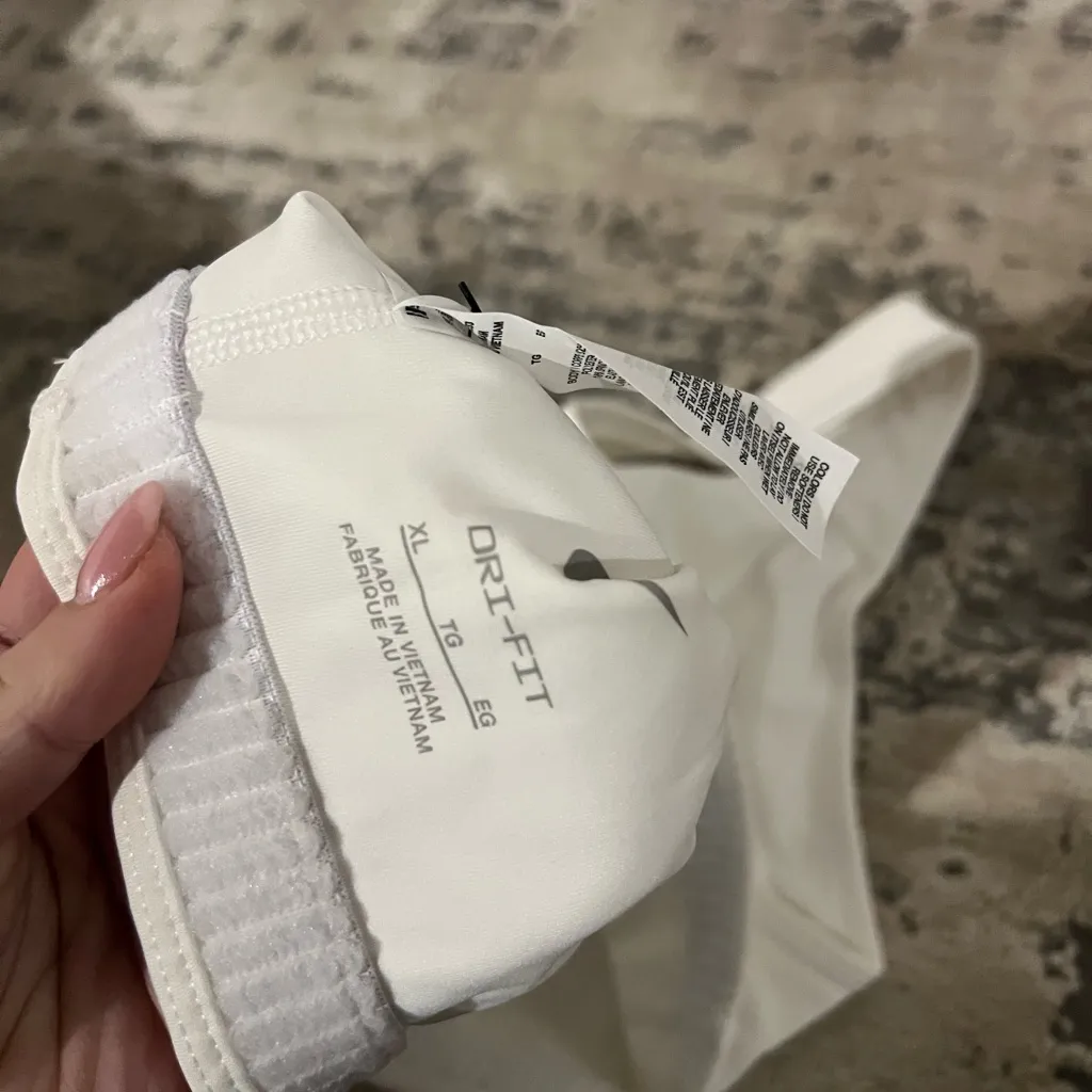 NWT Nike White Medium Support Non Padded Swoosh 2.0 Sports Bra Size XL - Image 6