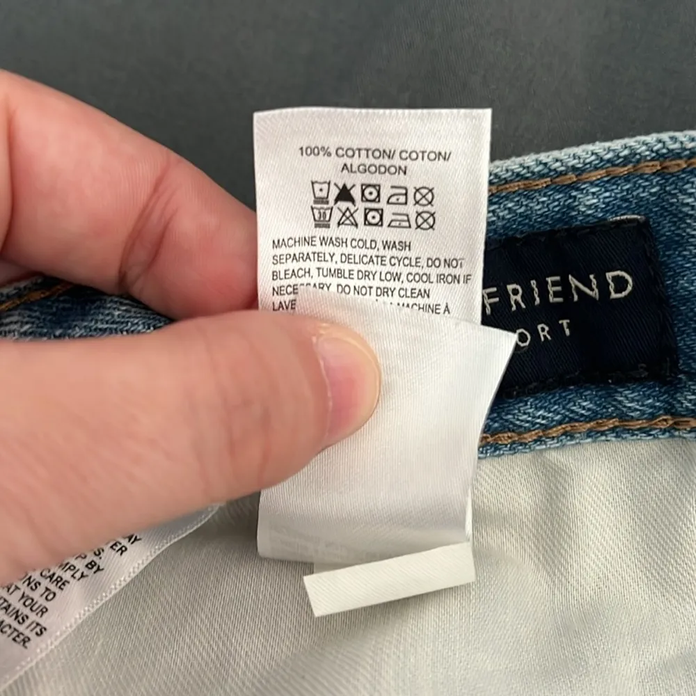 Lucky Light Wash Distressed Boyfriend Short Size 8/29 - Image 5