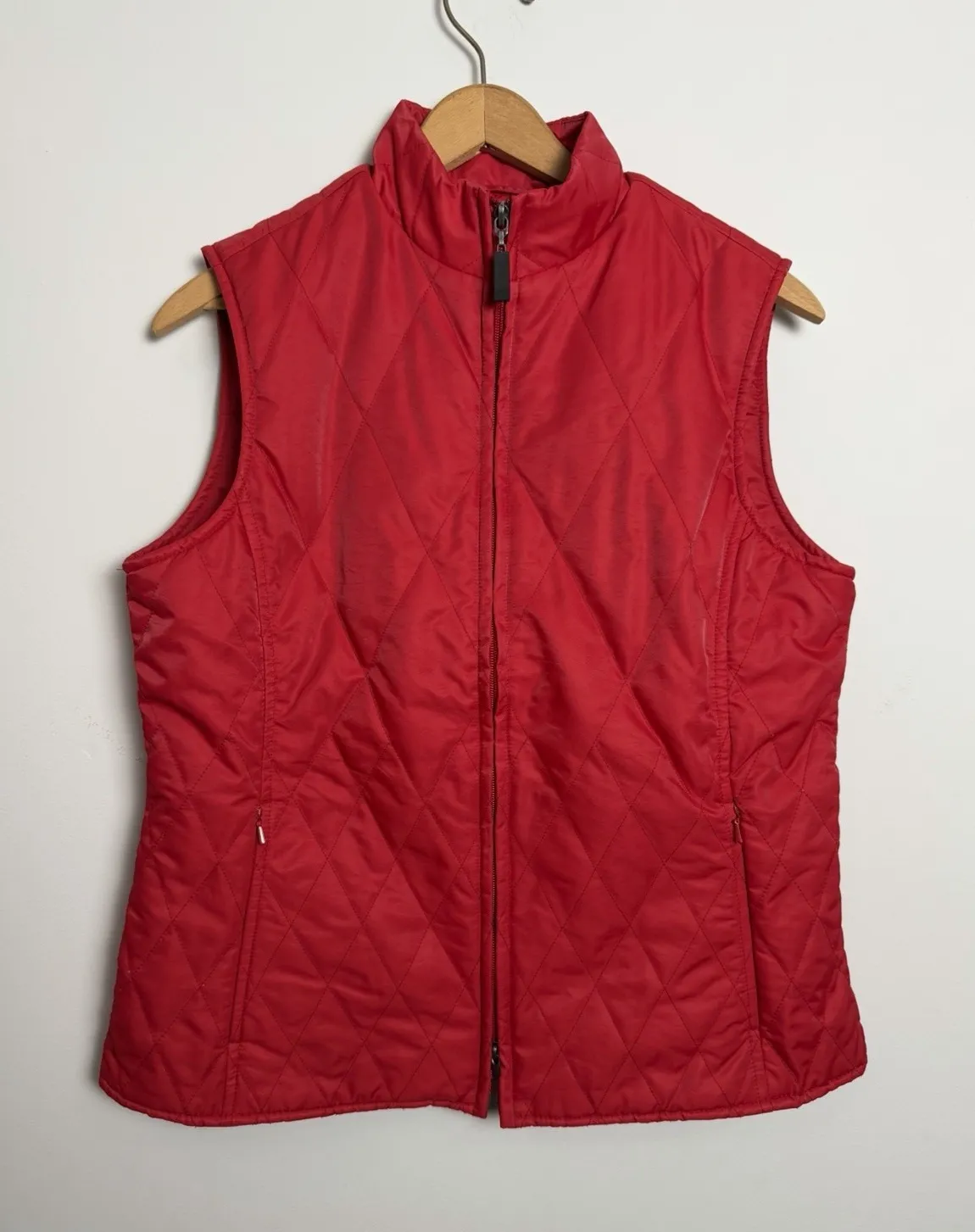 Cutter & Buck Women's Red Quilted Vest Size Medium Windtec Pockets Golf Active - Image 1