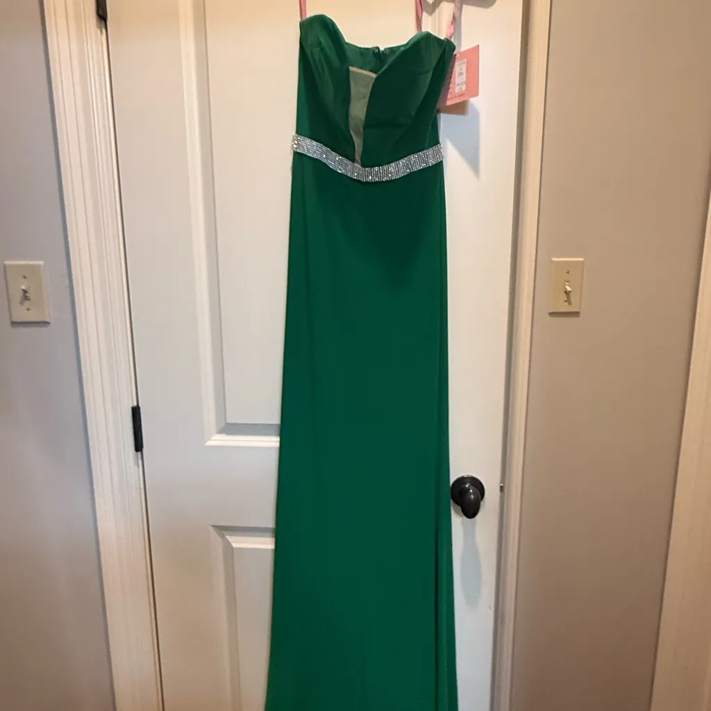 Blush Strapless Emerald Dress - Image 2