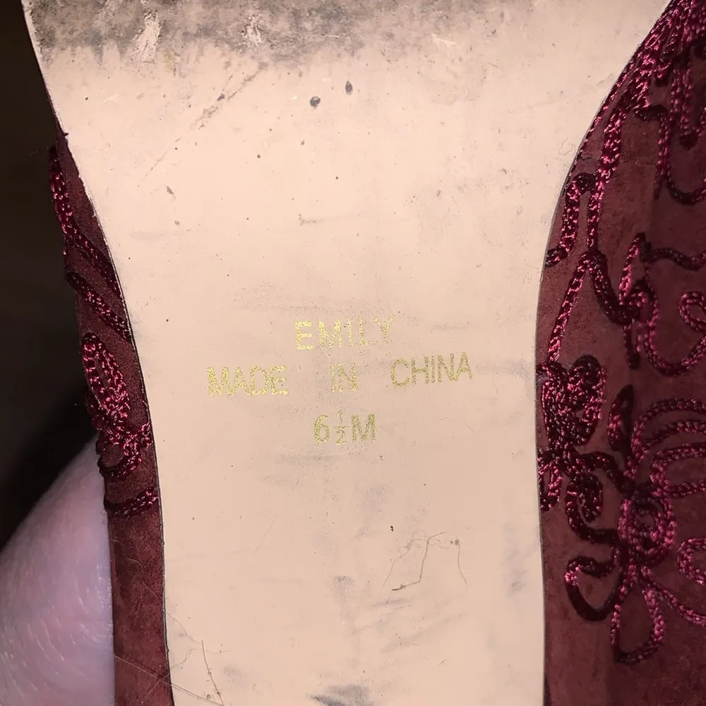 Carriage Court vintage Emily red leather embroidery block heels Size 6.5 - Image 9