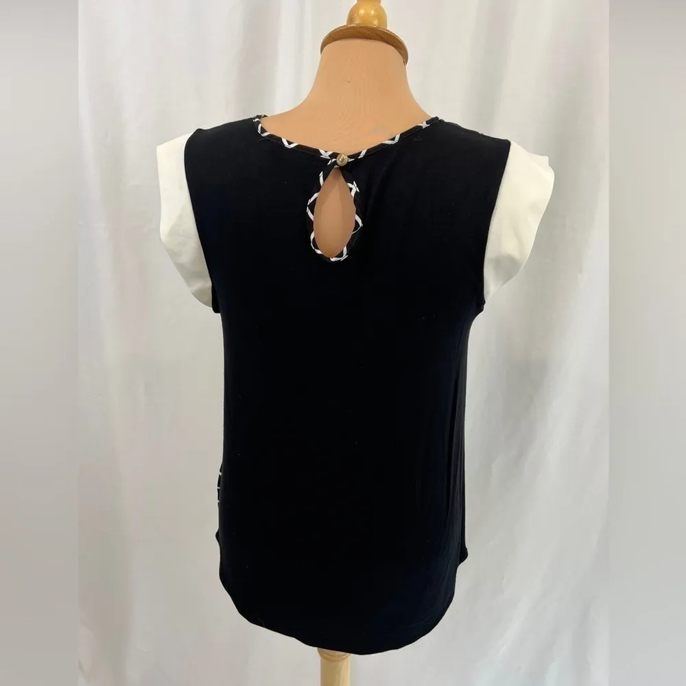 Ezra  Cap Sleeve Windowpane‎ Blouse - Image 3