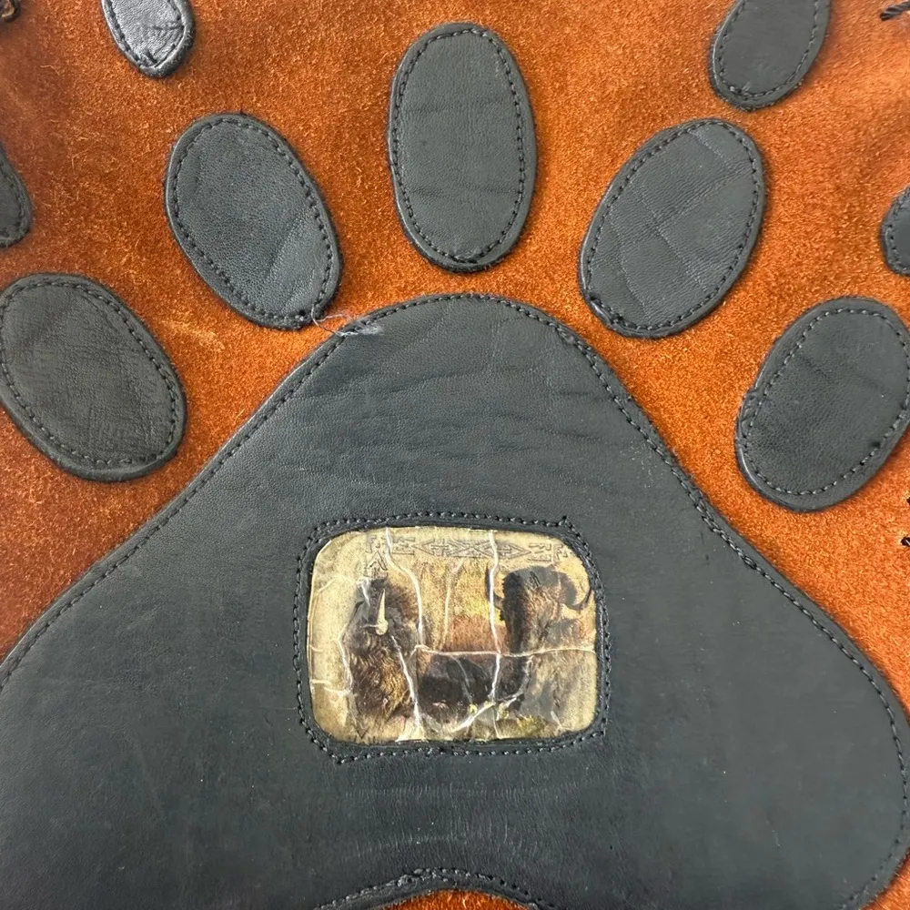 Vintage Suede Handmade Bear Claw American Indian Made? Unique crossbody purse - Image 4