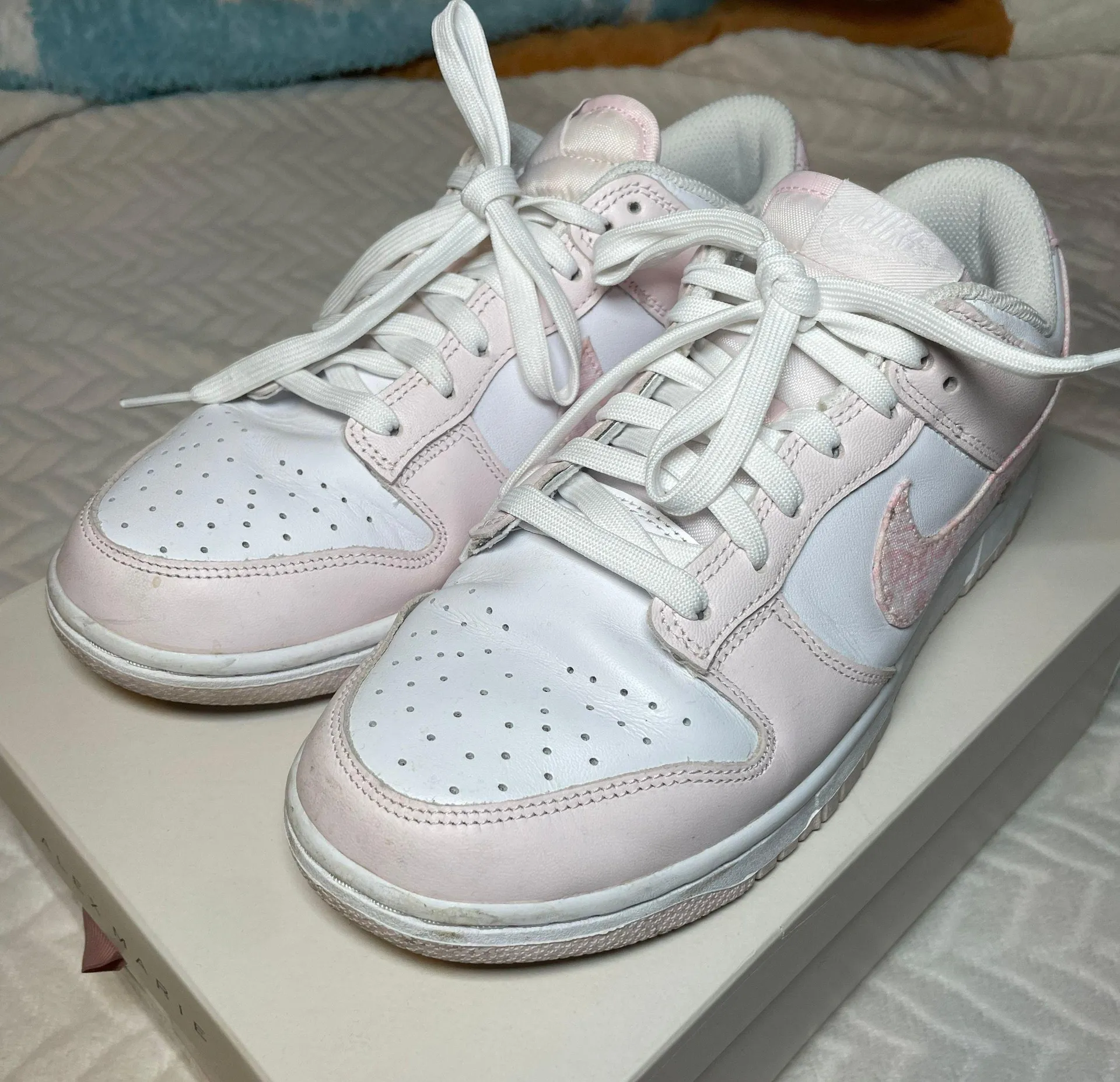 Women’s Dunk Low Pink Paisley - Image 2