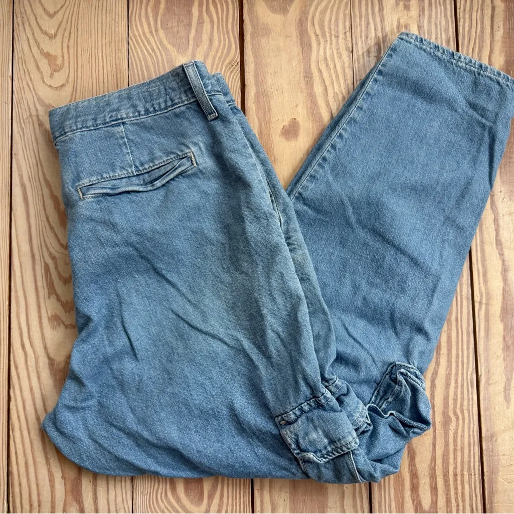 Levi’s cargo jeans size 30 - Image 3