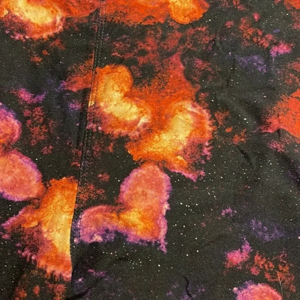 Lularoe Black Galaxy Hearts Buttery Yoga Band Leggings Size TC2 EUC #5044 - Image 2