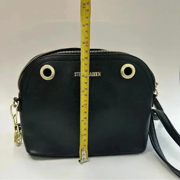 Steve Madden Crossbody Bag Purse Faux Leather Black Gold‎ Two Grommets Accent - Image 7