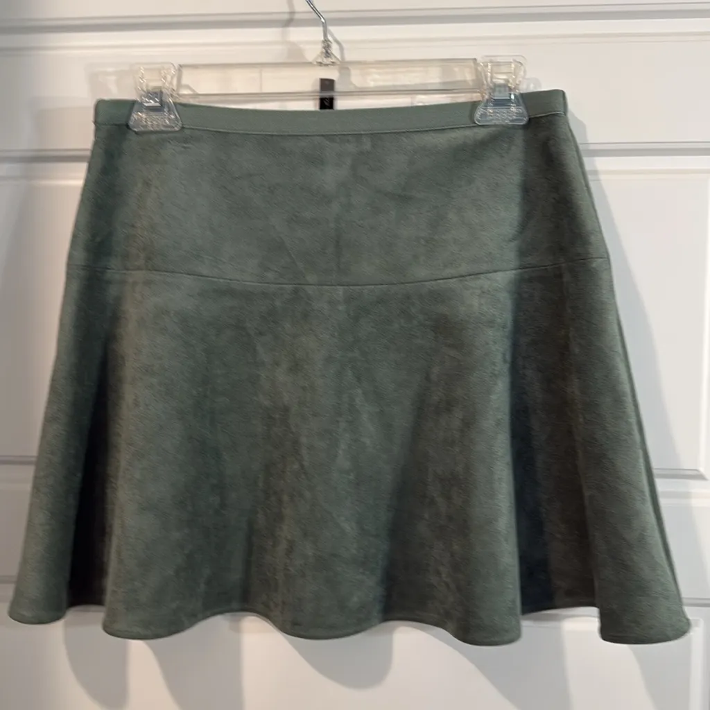 BcbgMaxAzria  Lucy Flare Sage Dusty Green Faux Suede Mini Skirt Small $158 NWT - Image 5