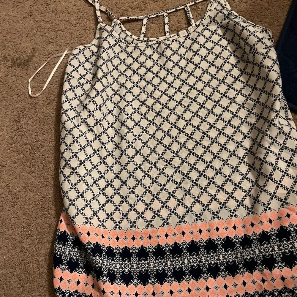 Skies are blue small top - Image 4