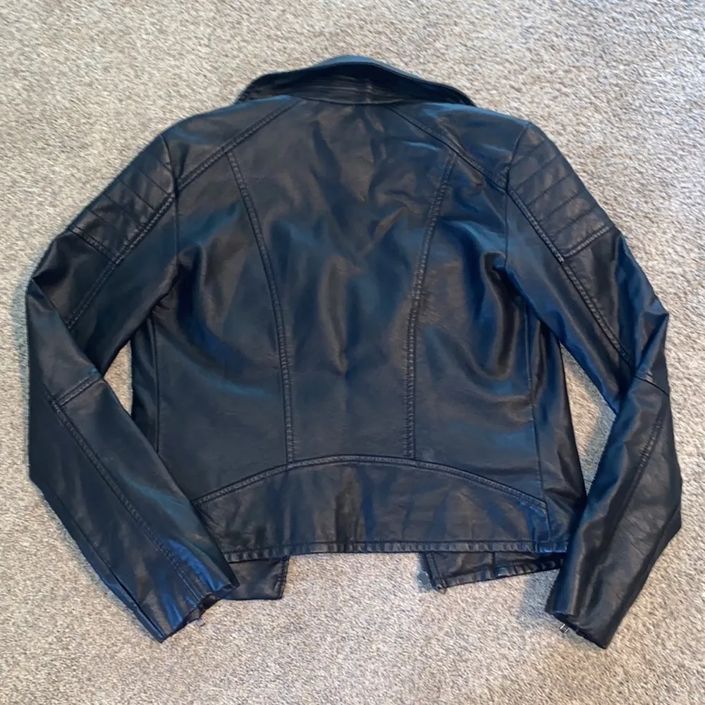 Gap  Vegan Leather Black Jacket - Image 3