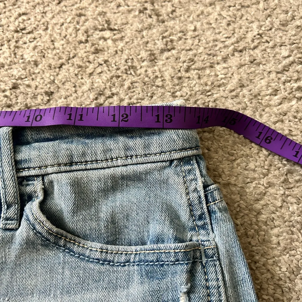 Hollister High Rise Denim Boyfriend Shorts Size 26 Light Wash Distressed‎ - Image 4