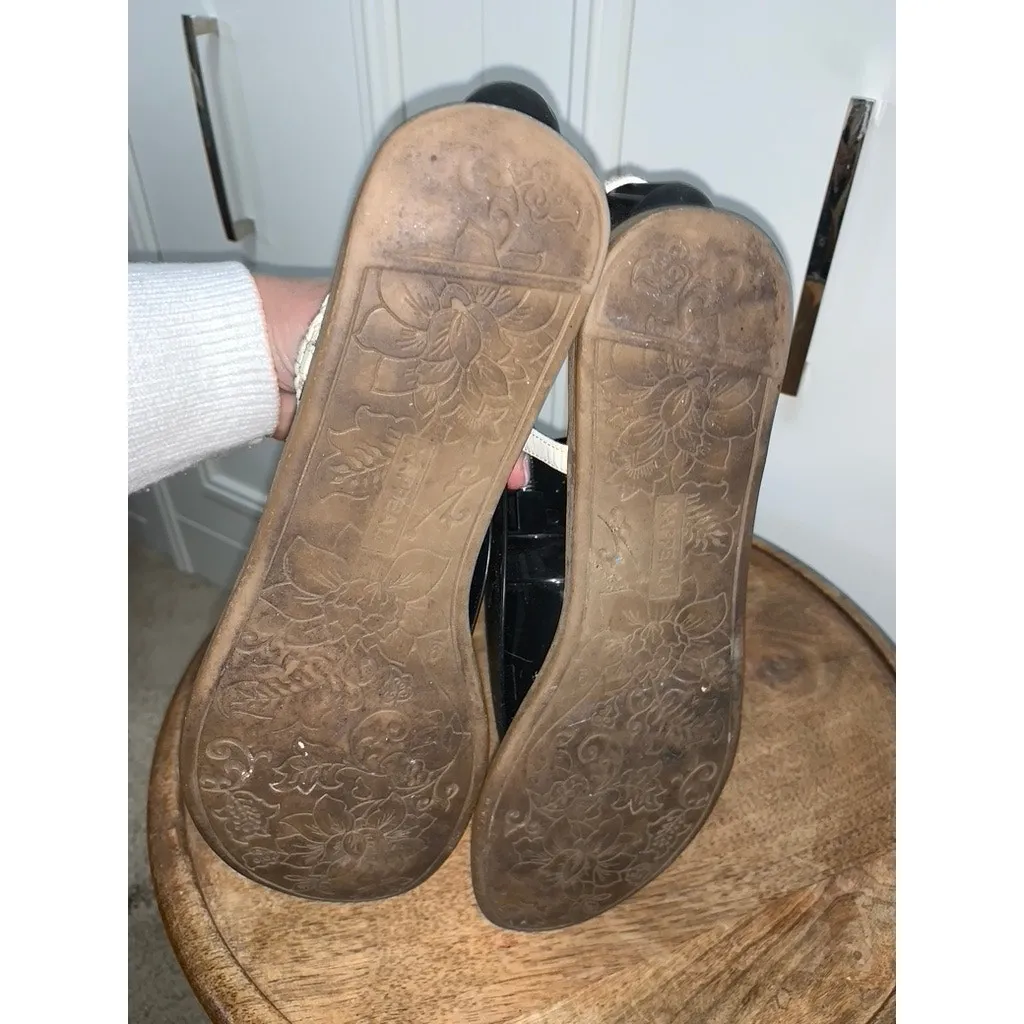 X-Appeal Women's Black Flat Sandals Size 9.5 Floral Sole‎ Design - Image 5