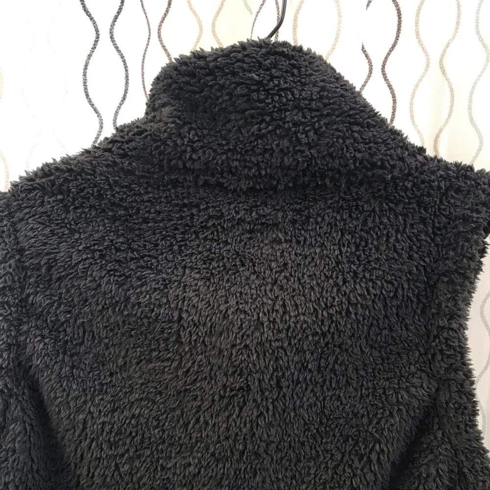 Tommy Hilfiger Black Puffy Vest NWT - Image 3