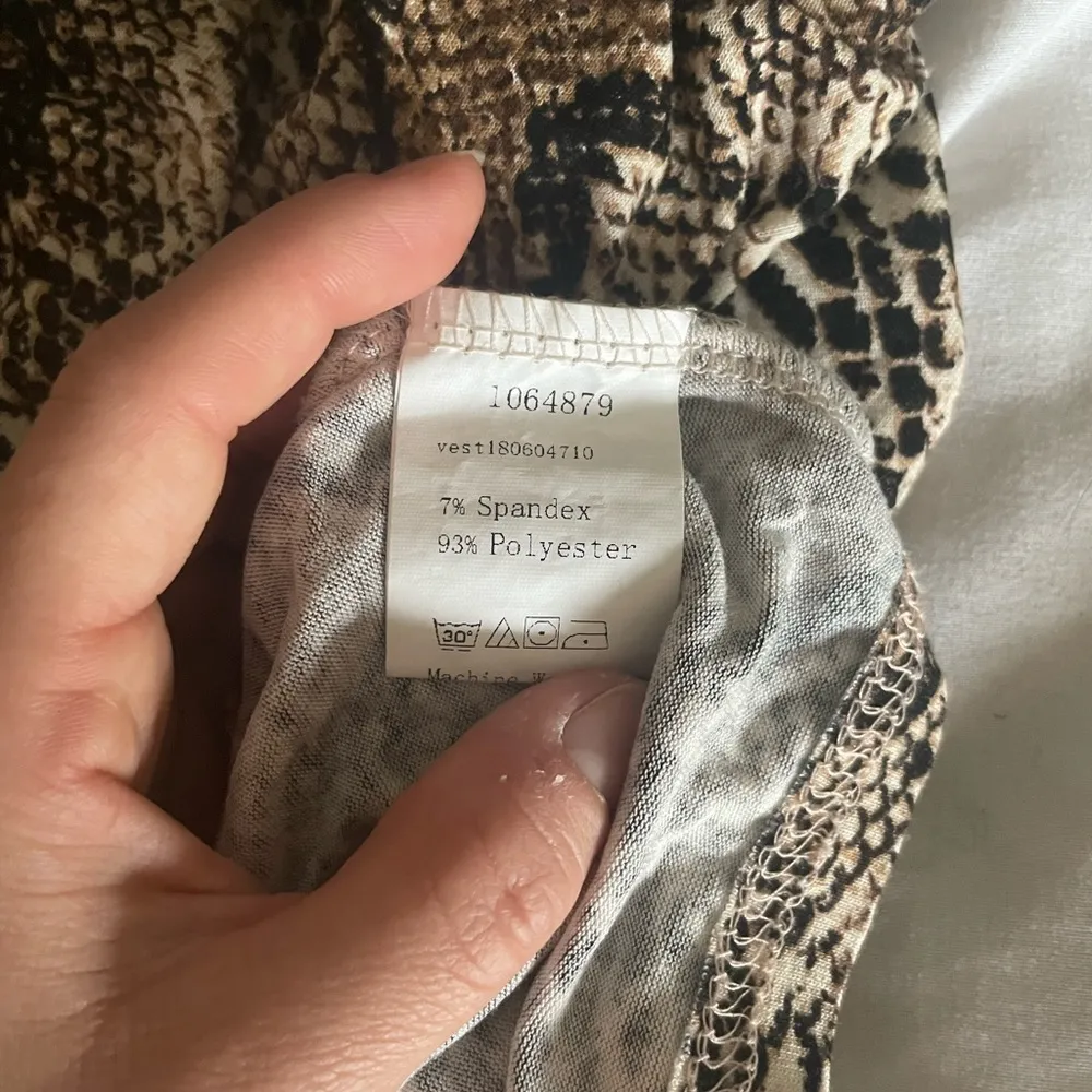 Shein Snake Tank Top Crop (matching skirt available on my page) - Image 2