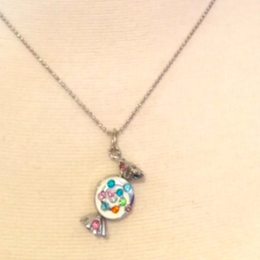 Vintage White Enamel Candy Stone Necklace - Image 4