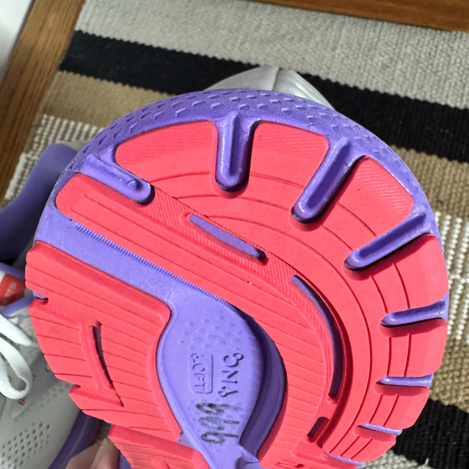 Brooks Sneaker Women 9B Med Adrenaline GTS 22 White Purple Running Walking Gym - Image 5