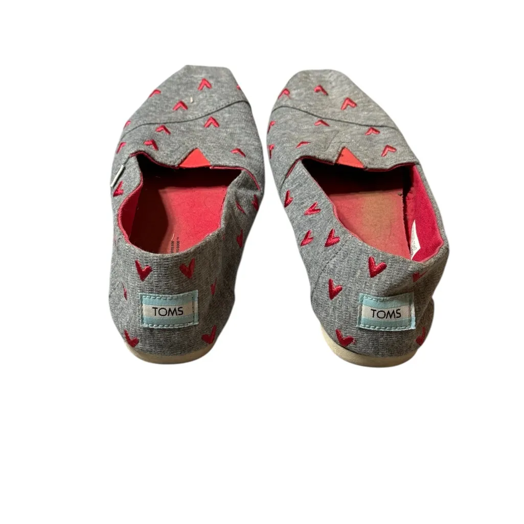 TOMS Gray With Red Hearts Slip On Shoes Women's Size 8 Casual Fun Print - Image 3