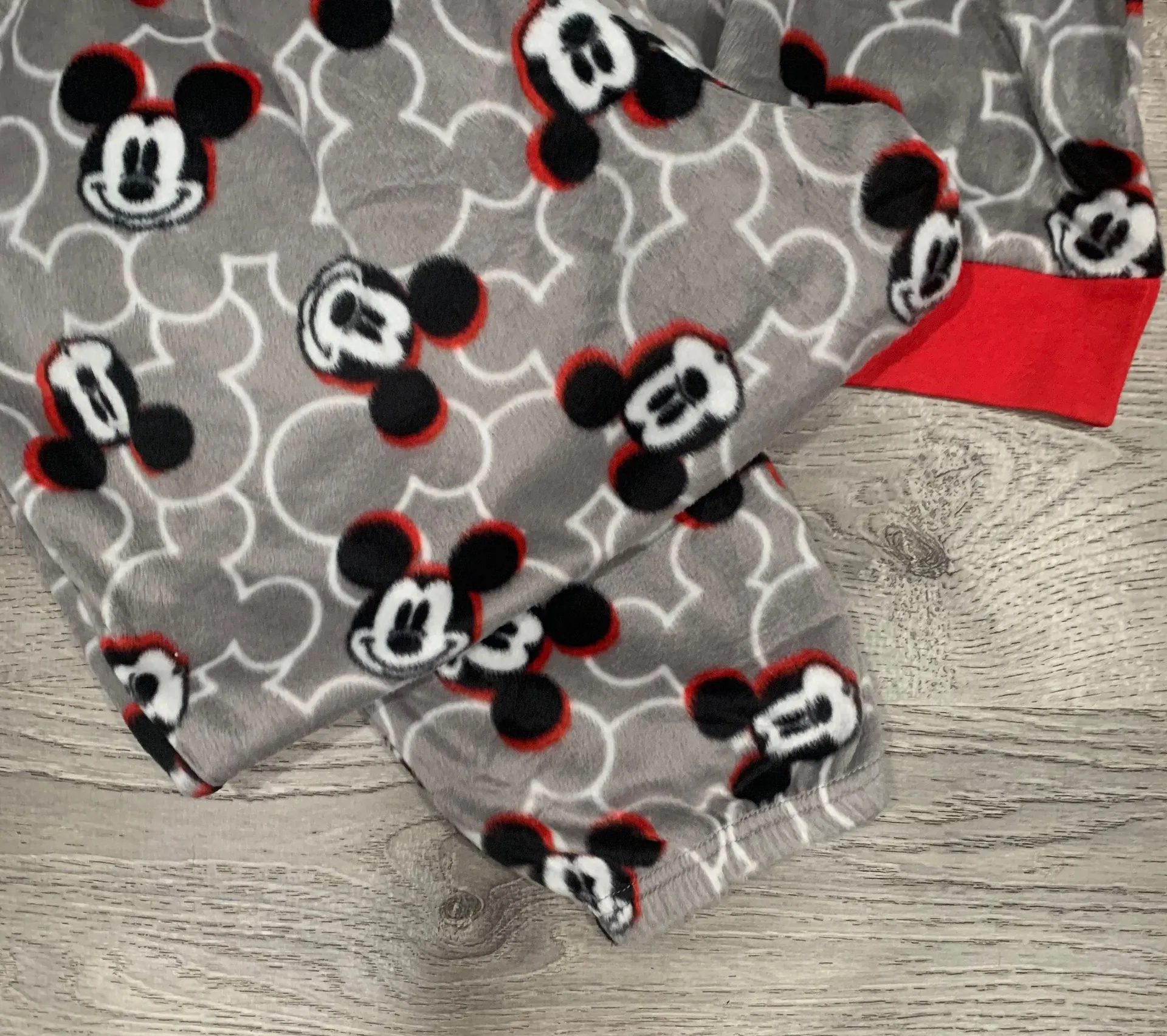 NWT  Mickey Mouse Velour Pajama Set Loungewear Sleepwear 2 Piece set XL - Image 3