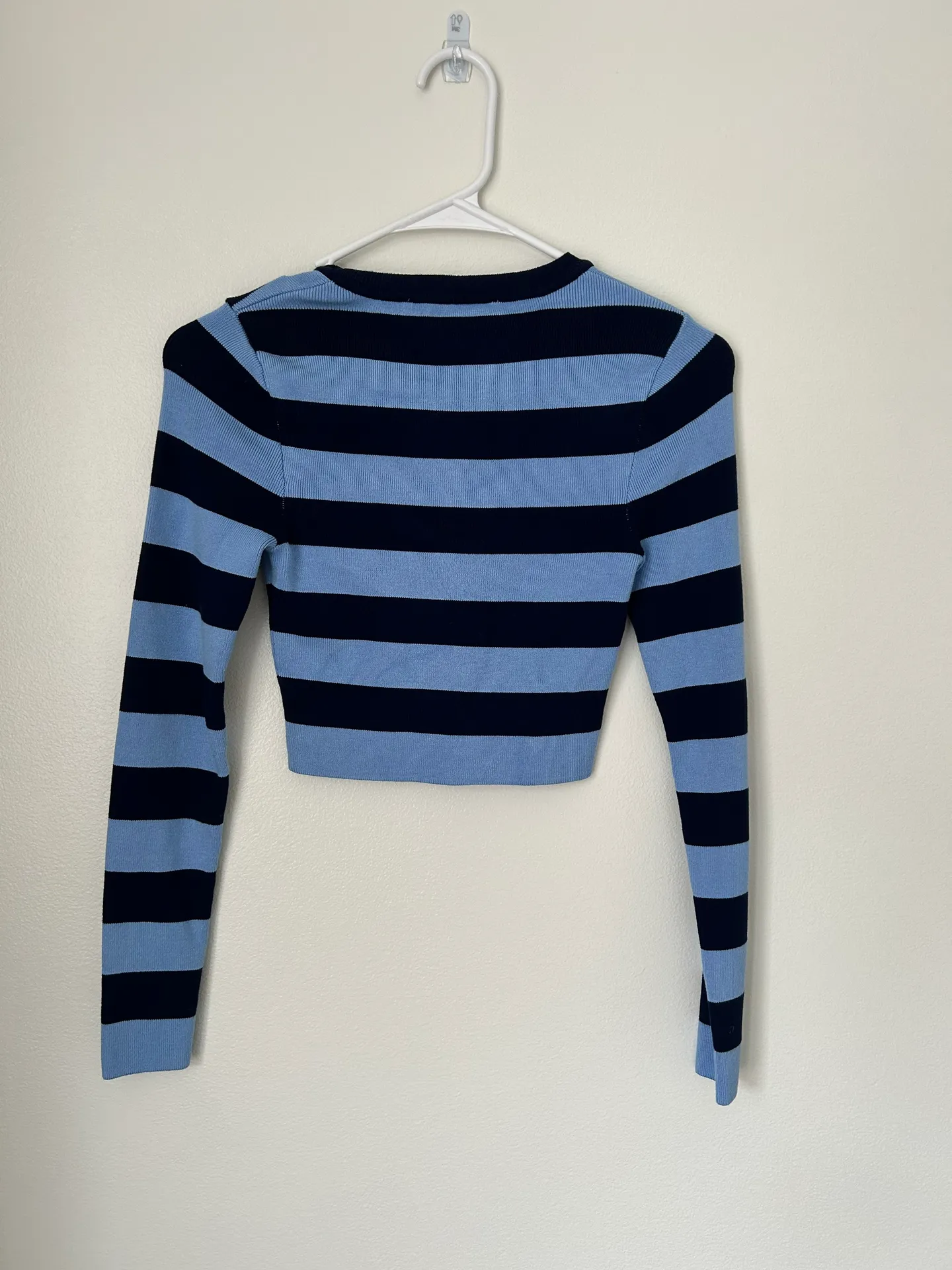 ZARA Cropped Long Sleeve Top - Image 2