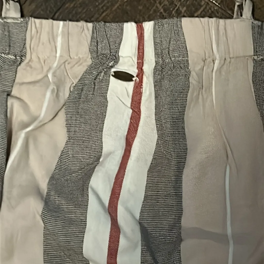 O Neill women’s  shirt New Tan/Brown Stripe  Off Shoulder Top‎ Size Large Flowy - Image 6