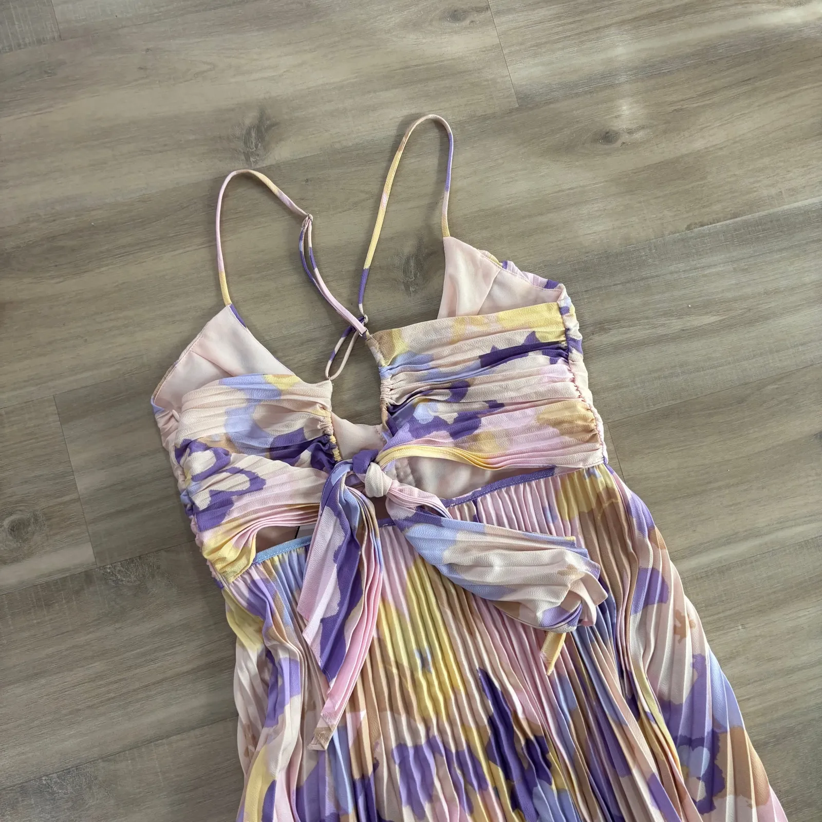 NWT Astr the Label Blythe Plisse Midi Dress Purple Multi Women Size Medium - Image 8