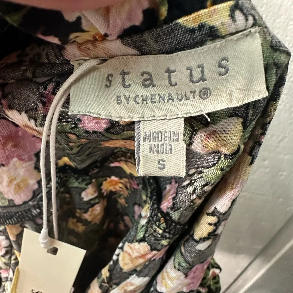 Status by Chenault Black Floral Flutter Sleeve Top Size Small NWT - Image 8