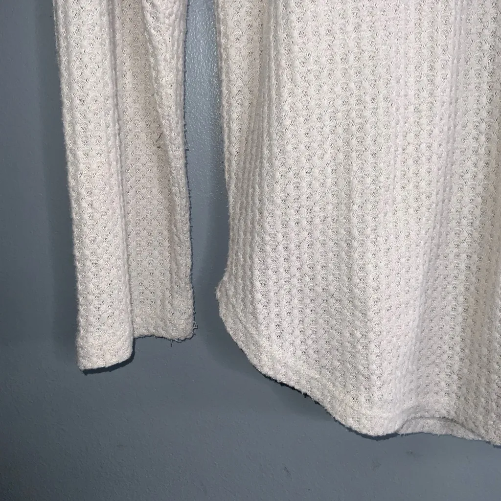 American Eagle Soft & Sexy Plush Cream Waffle Knit Sweater Pullover Medium - Image 4