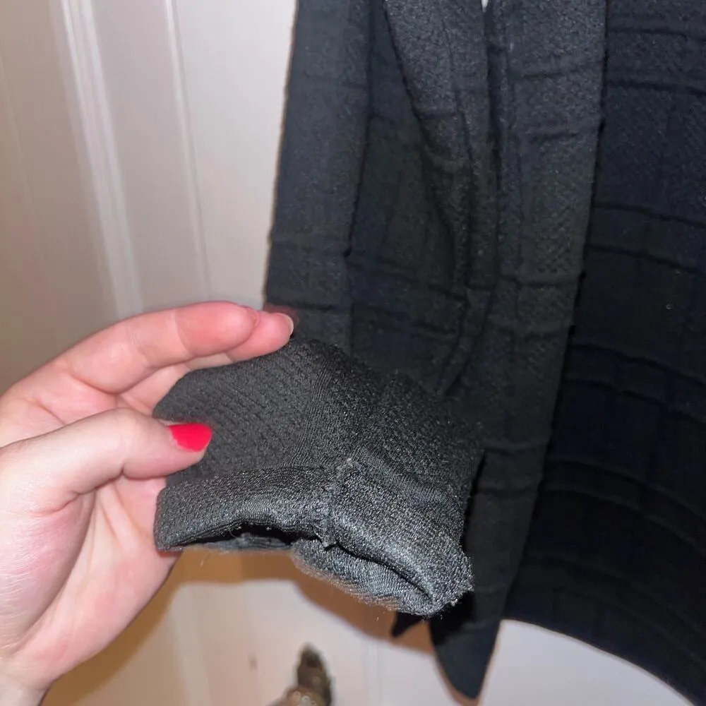 H&M Black Lightweight Windowpane Textured Sweater Size Medium - Image 3