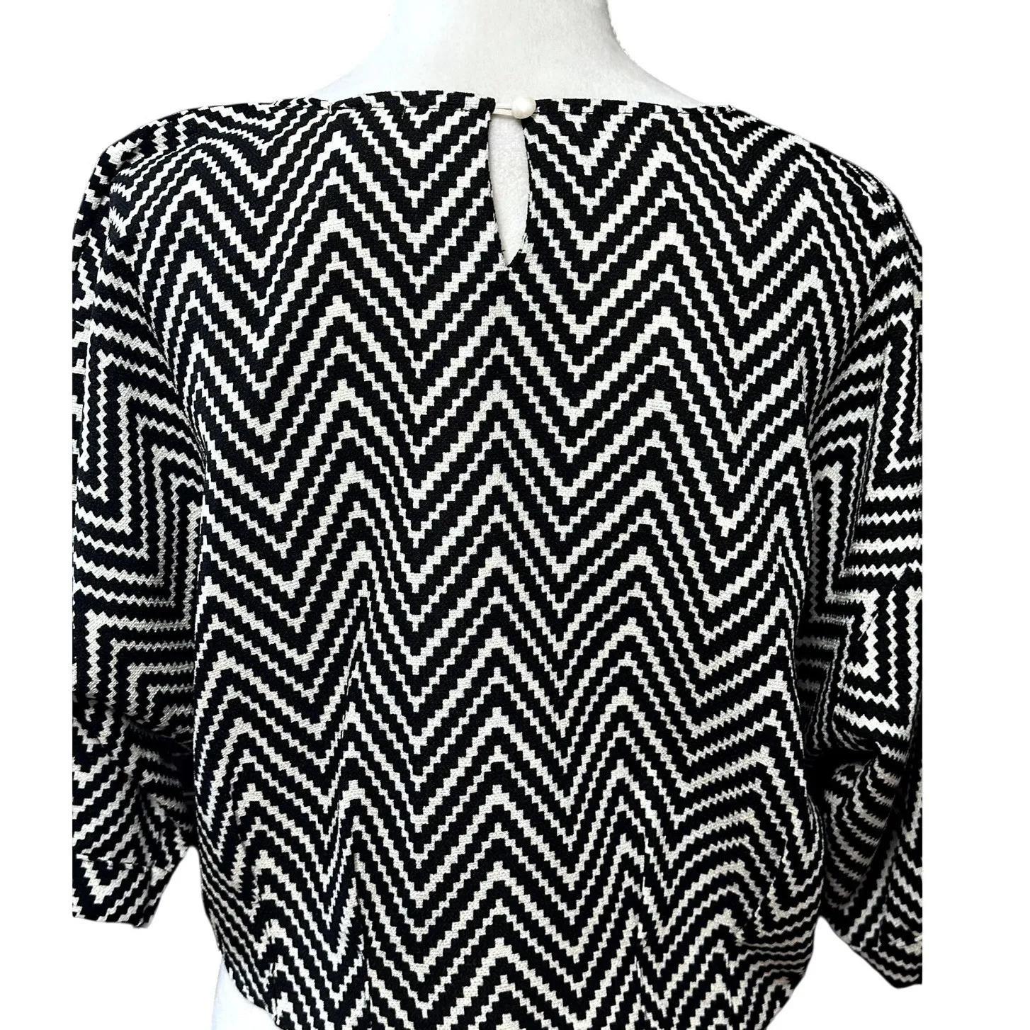 NU New York Women's Black & White Herringbone 3/4 Sleeve Blouse Key Hole Back L - Image 5