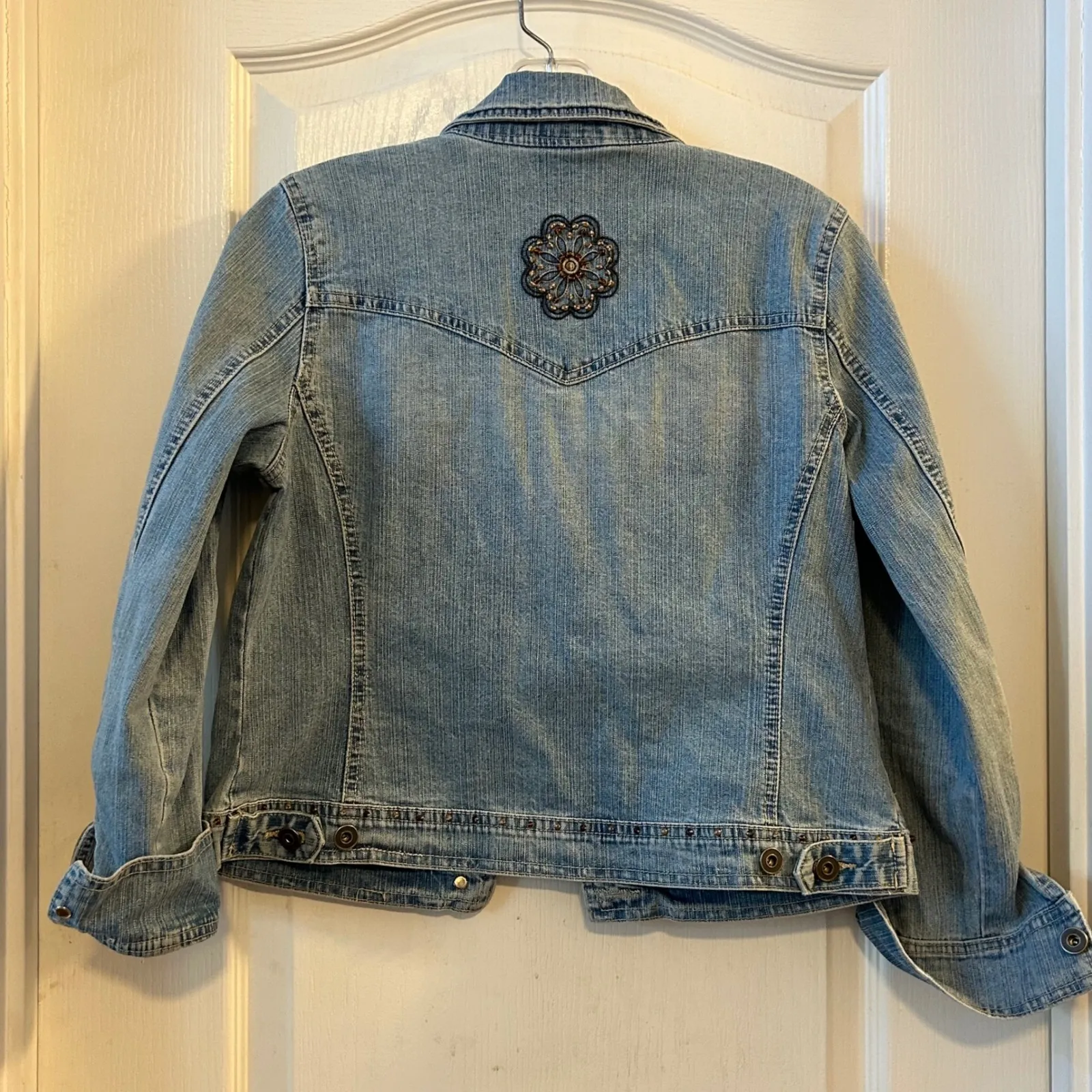 Madison & Max Petite Denim Jacket Embellished Flower Blue Jean Button Up Small Size undefined - Image 2