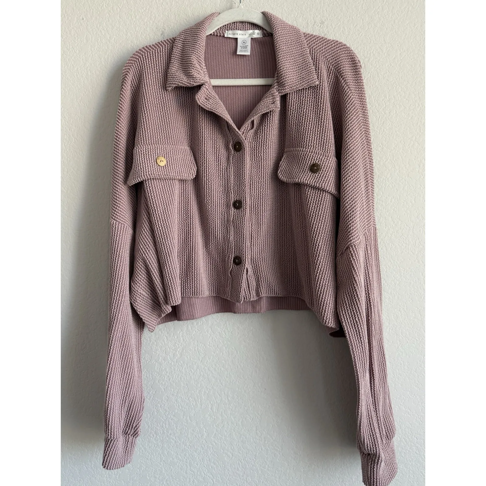 Altar'd State Cropped Long Sleeve Waffle Shirt Women's XL Button Up Mauve Collar - Image 3