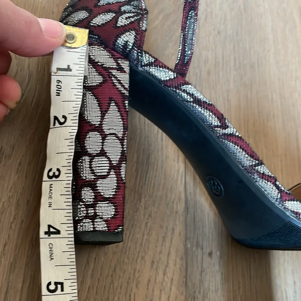 Merona Lulu Burgundy and Silver Floral Brocade Block Heel Size 8.5 - Image 10