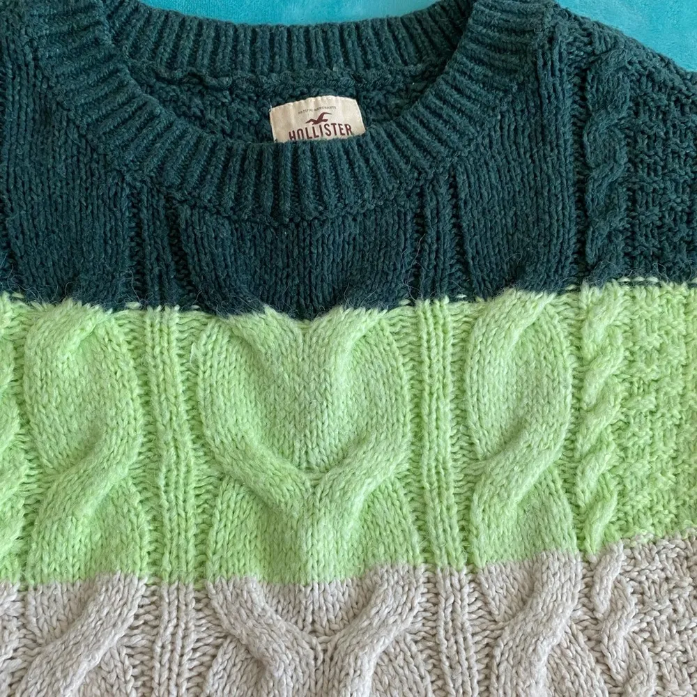 Hollister Women’s Colorblock Cable Knit Sweater - Image 3