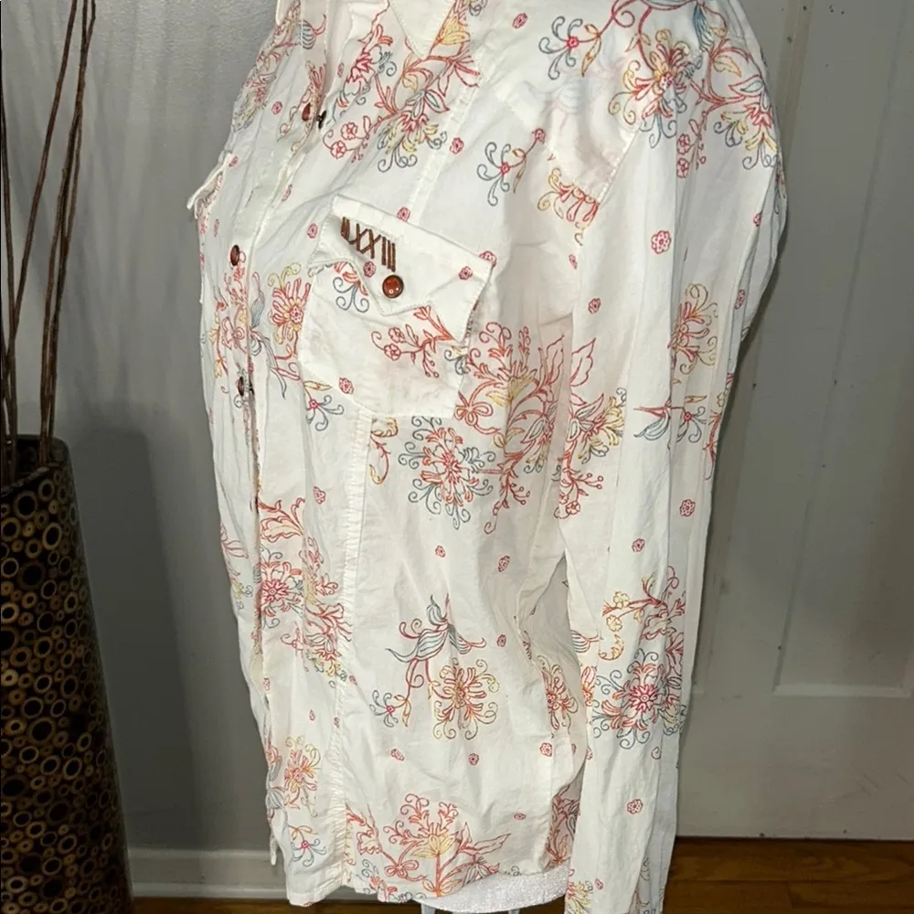 Twenty Floral Button - Image 8