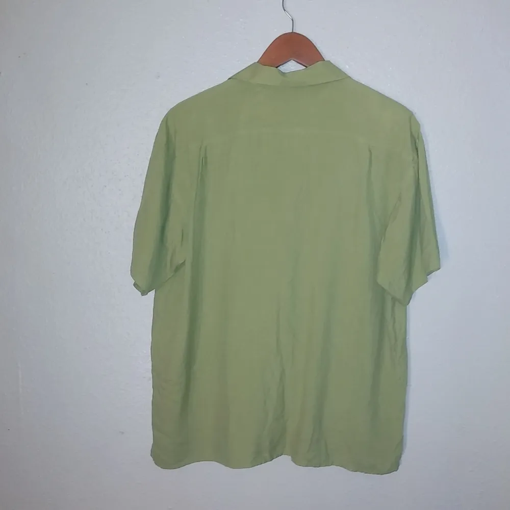 Anna and Frank L Silk Lime Green Pocketed Button Down Top Size L - Image 2