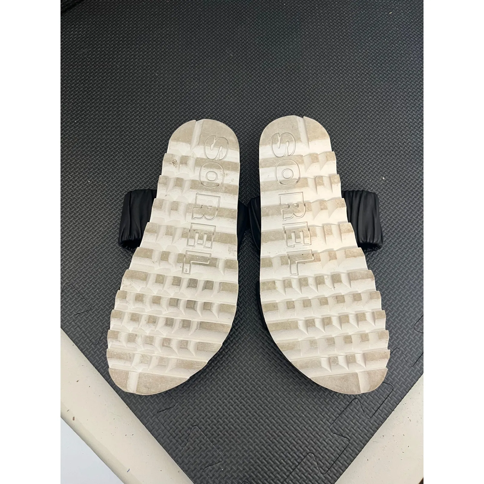 Sorel Roaming Two Strap Ruched Black Leather Slide Sandals Size‎ 7 - Image 6