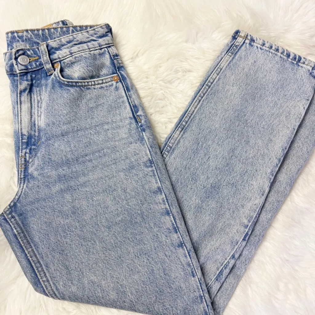 Weekday Voyager High Rise Straight Jeans 24 x 28 Light Wash ASOS - Image 3