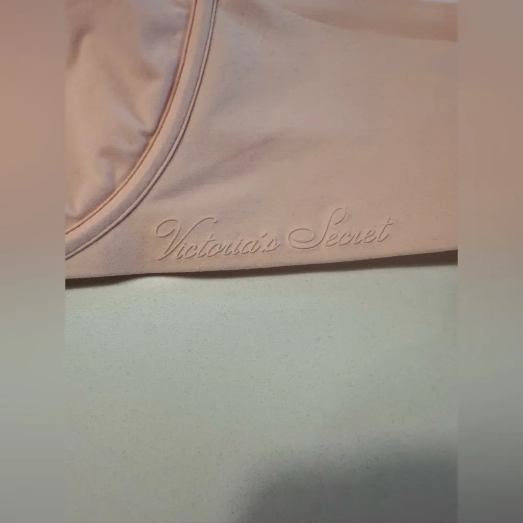 NWOT Victorias Secret- Womens Light Pink Under Wire Bra- Size 38 D - Image 4